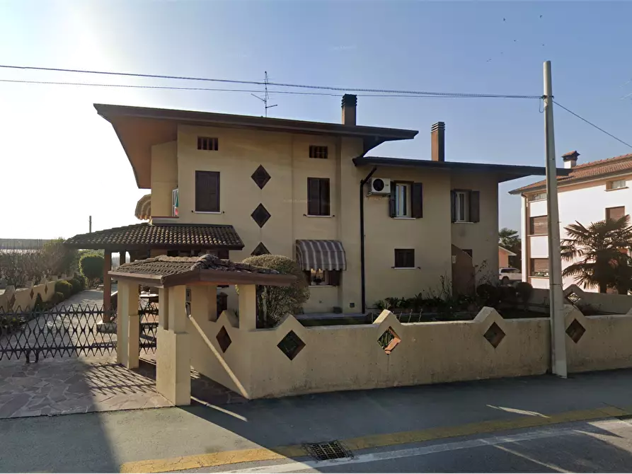 Immagine 5 di Casa indipendente in vendita  in Via della Chiesa a Prata Di Pordenone