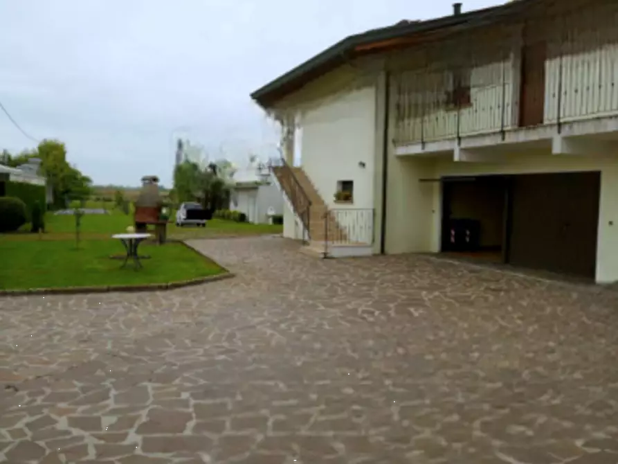 Immagine 10 di Casa indipendente in vendita  in Via della Chiesa a Prata Di Pordenone