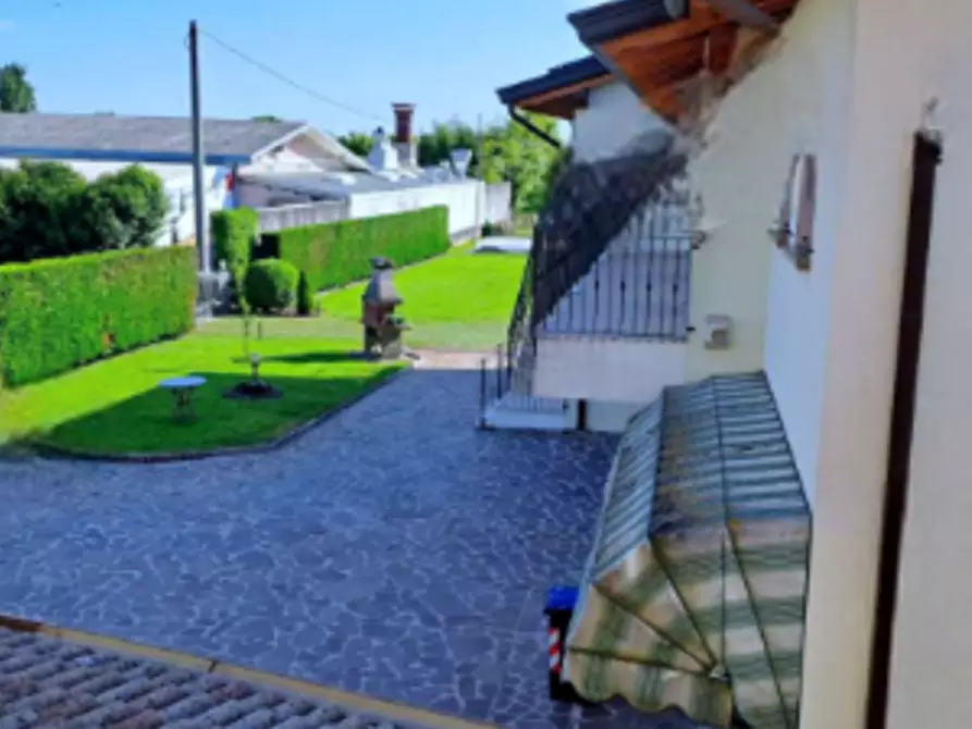 Immagine 11 di Casa indipendente in vendita  in Via della Chiesa a Prata Di Pordenone