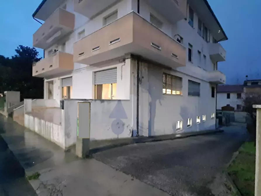 Immagine 1 di Laboratorio in vendita  in Via Caserta a Porto Sant'elpidio