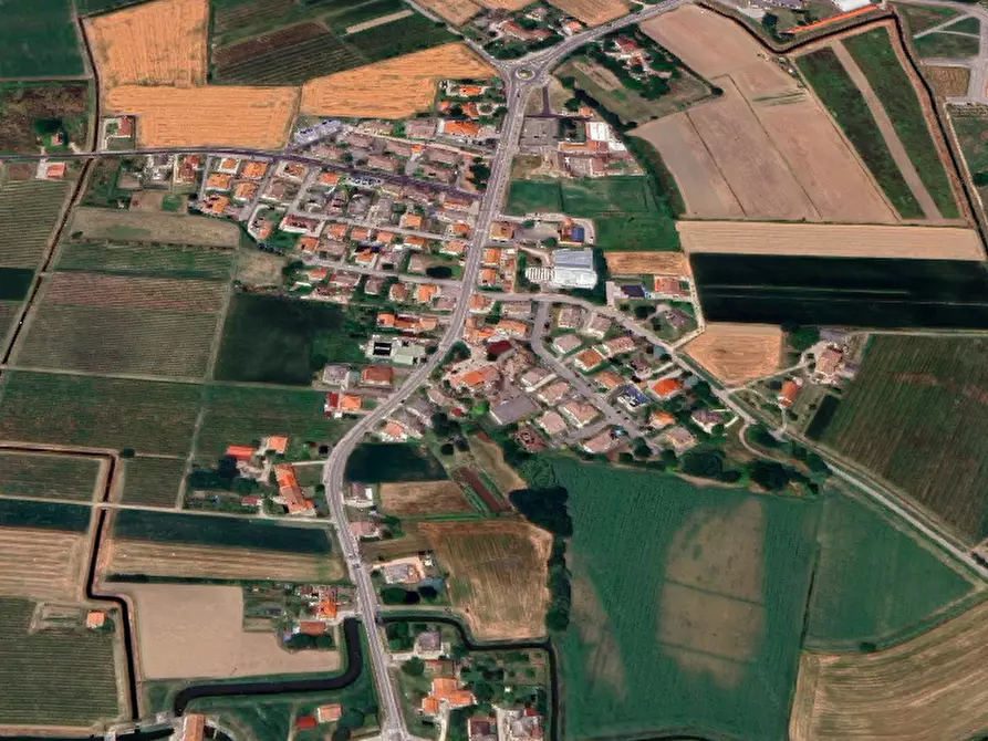 Immagine 1 di Terreno edificabile in vendita  in Via Roma a Due Carrare