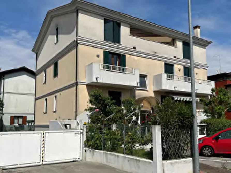 Immagine 3 di Appartamento in vendita  in Via Michelangelo a Fosso'