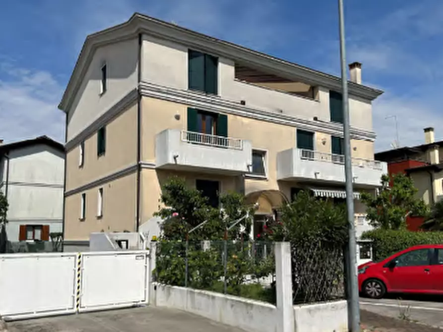 Immagine 7 di Appartamento in vendita  in Via Michelangelo a Fosso'