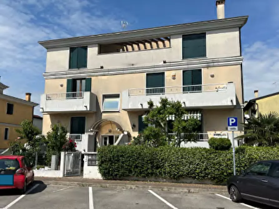 Immagine 11 di Appartamento in vendita  in Via Michelangelo a Fosso'