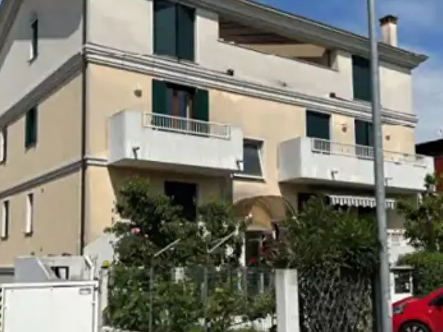 Immagine 13 di Appartamento in vendita  in Via Michelangelo a Fosso'