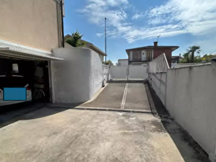 Immagine 2 di Appartamento in vendita  in Via Michelangelo a Fosso'