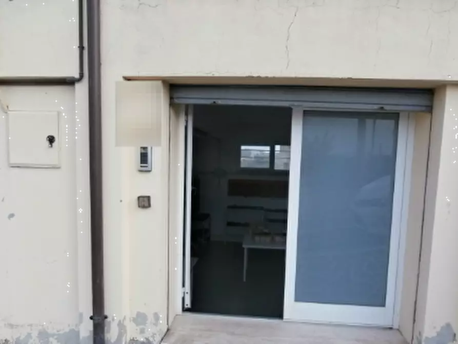 Immagine 4 di Laboratorio in vendita  in Viale Della Repubblica a Massa Fermana