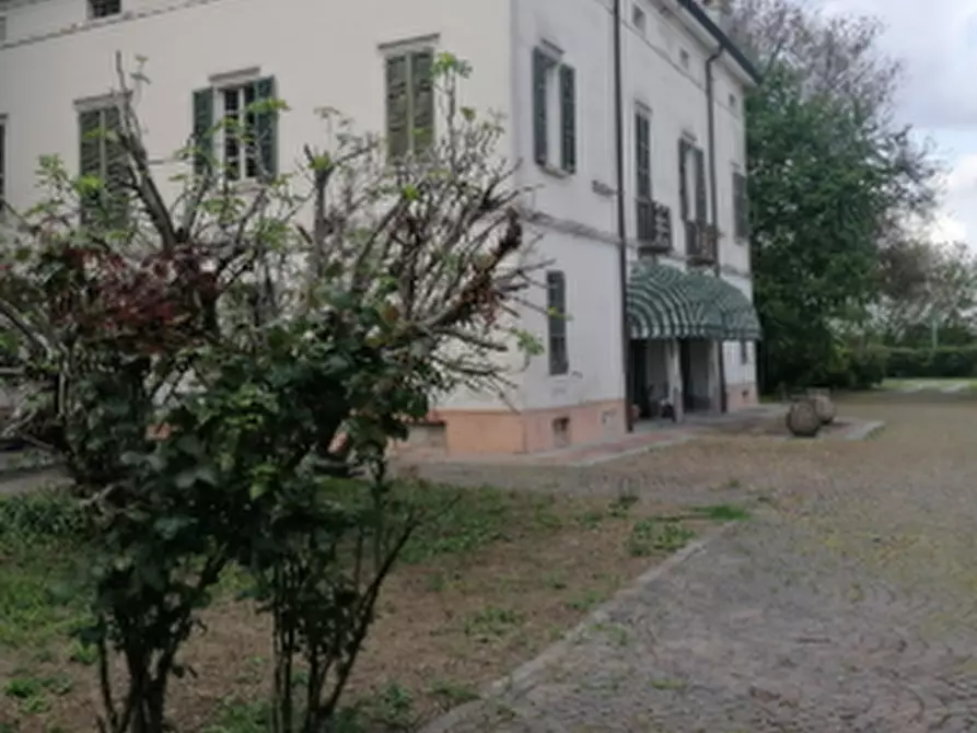 Immagine 31 di Villa in vendita  in Stradello Perizzi a Parma