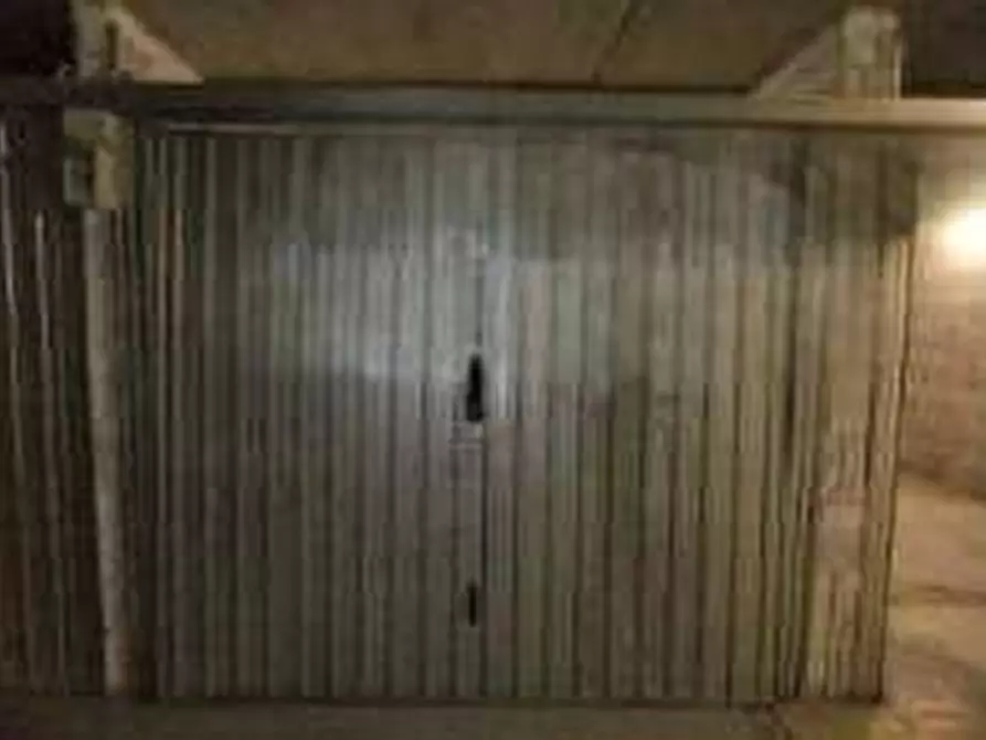 Immagine 5 di Garage in vendita  in Via di Grotta di Gregna  a Roma