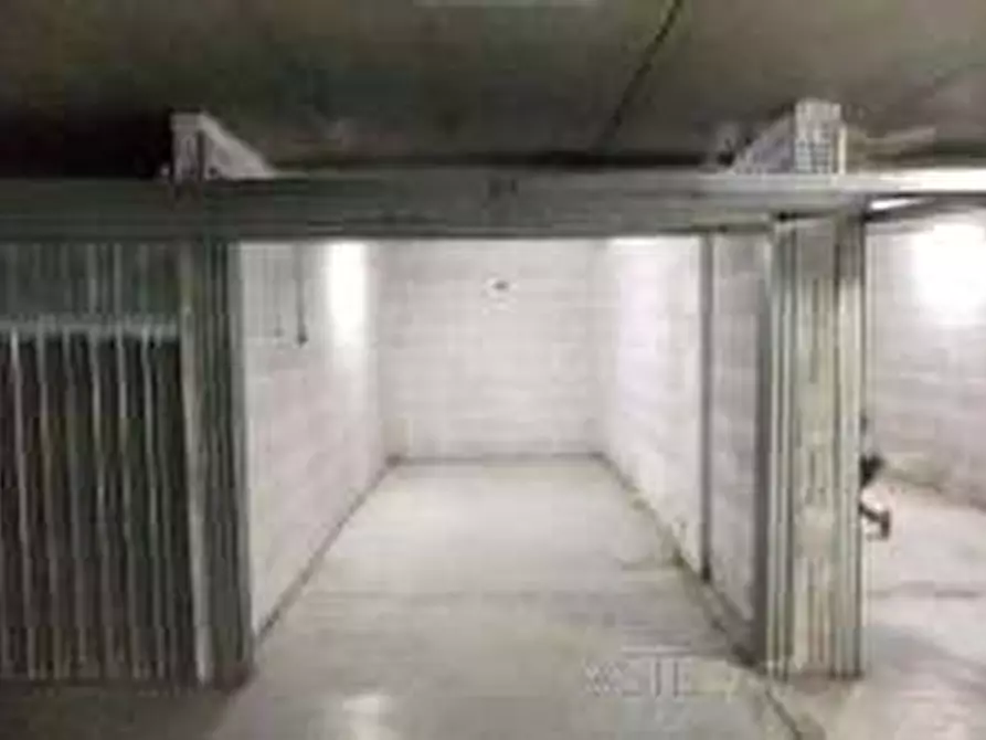 Immagine 3 di Garage in vendita  in Via di Grotta di Gregna  a Roma