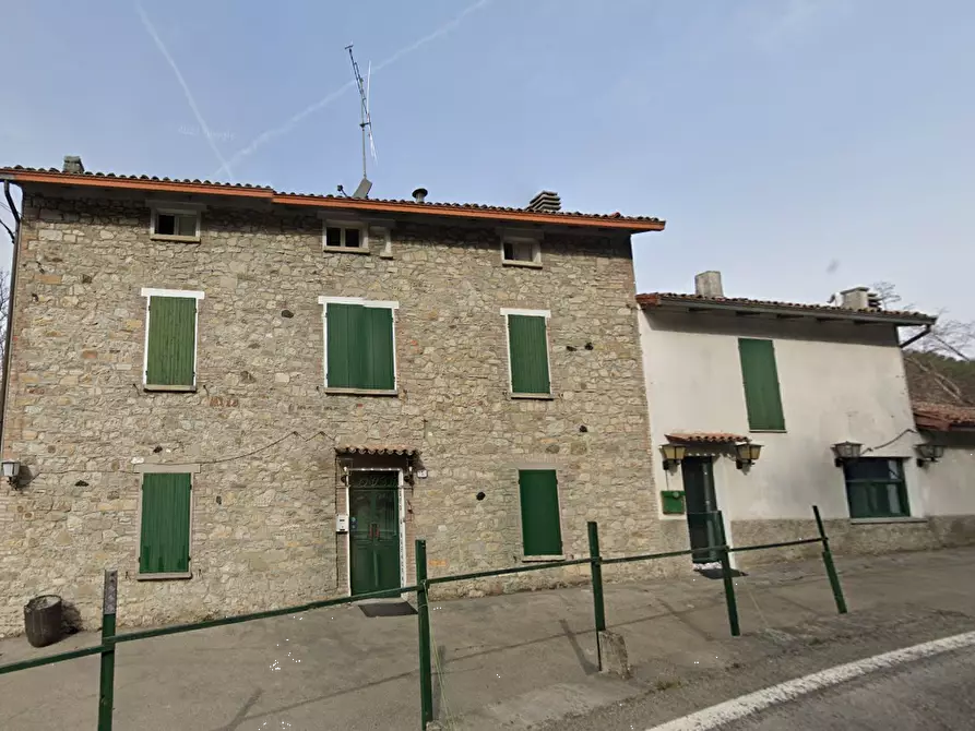 Immagine 1 di Magazzino in vendita  in via Battilocchi a Calestano