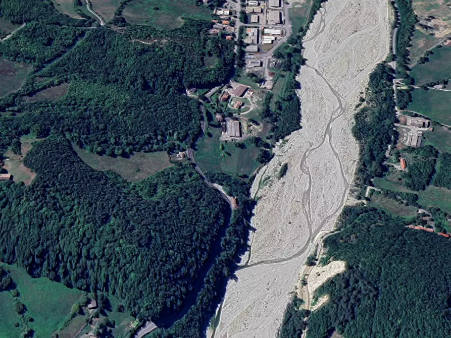 Immagine 12 di Magazzino in vendita  in via Battilocchi a Calestano