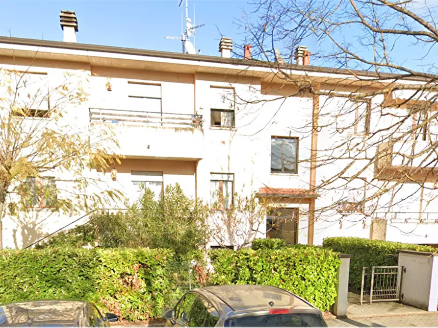 Immagine 5 di Appartamento in vendita  in Via Raffaello a Solignano