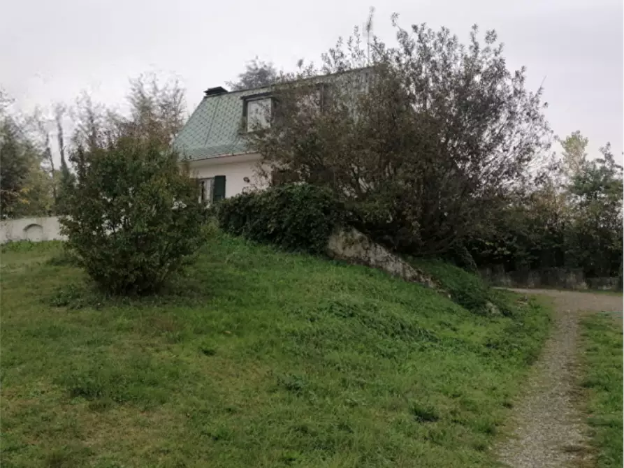 Immagine 1 di Casa indipendente in vendita  in Via Pozzo a Sala Baganza