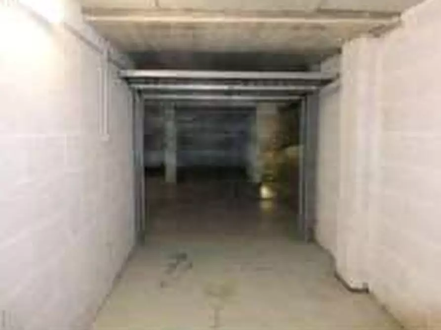 Immagine 6 di Garage in vendita  in via di Grotta di Gregna  a Roma