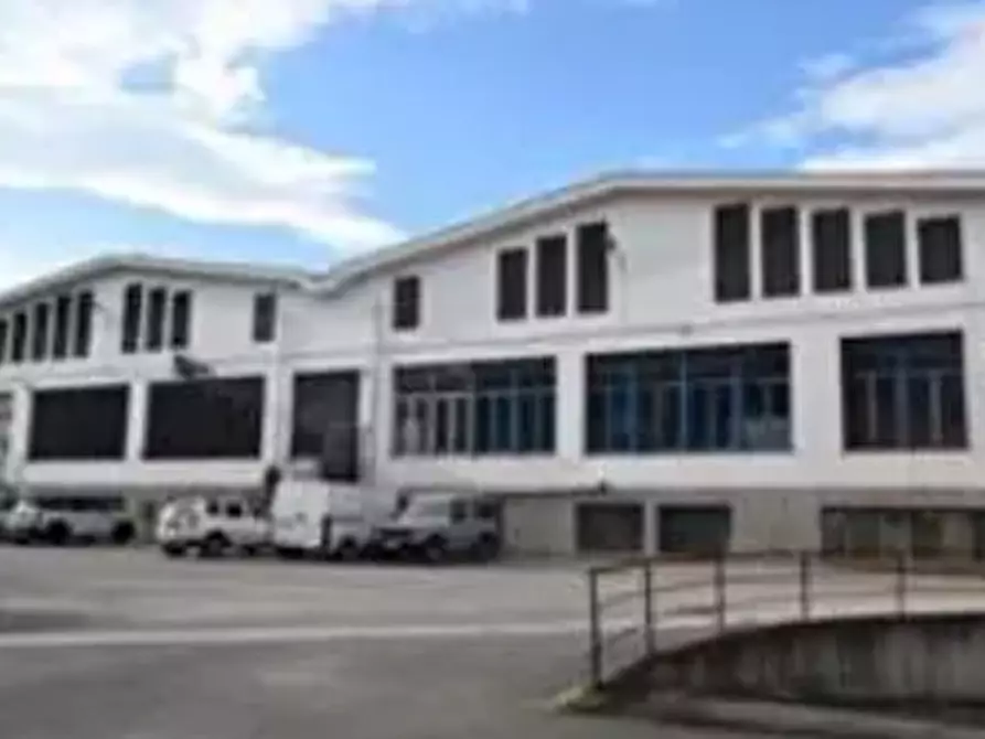 Immagine 1 di Capannone industriale in vendita  in Contrada Campiglione  a Fermo