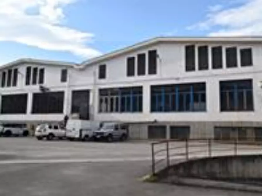 Immagine 3 di Capannone industriale in vendita  in Contrada Campiglione  a Fermo