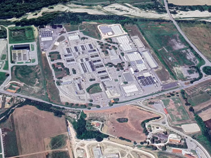 Immagine 9 di Capannone industriale in vendita  in Contrada Campiglione  a Fermo