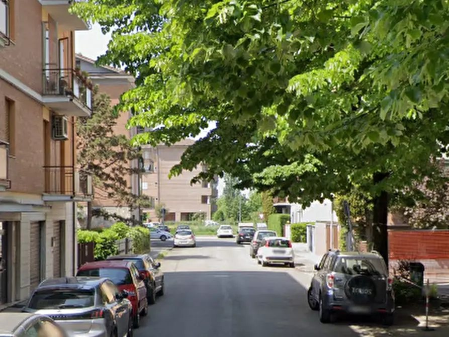 Immagine 3 di Laboratorio in vendita  in Via Arenzano a Modena