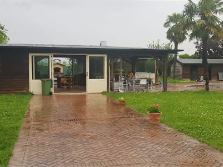 Immagine 7 di Villa in vendita  in Via Franchini a Bomporto