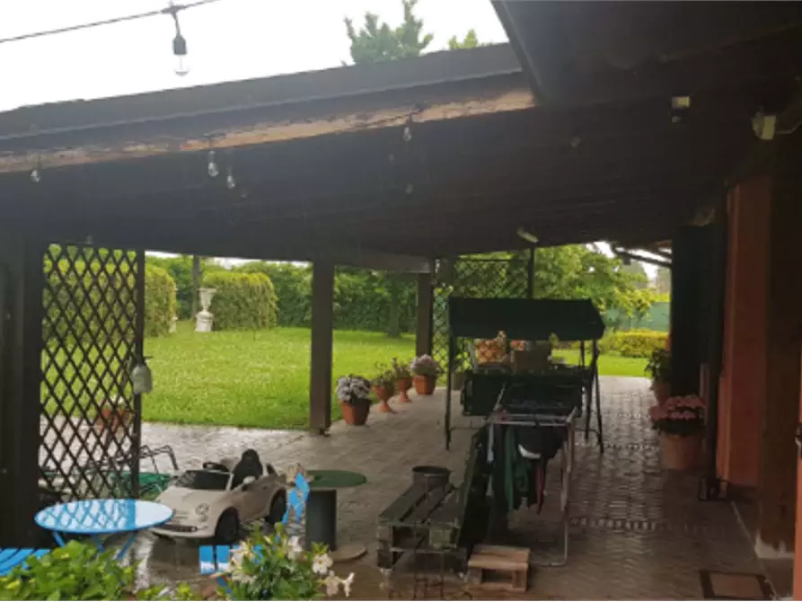 Immagine 8 di Villa in vendita  in Via Franchini a Bomporto