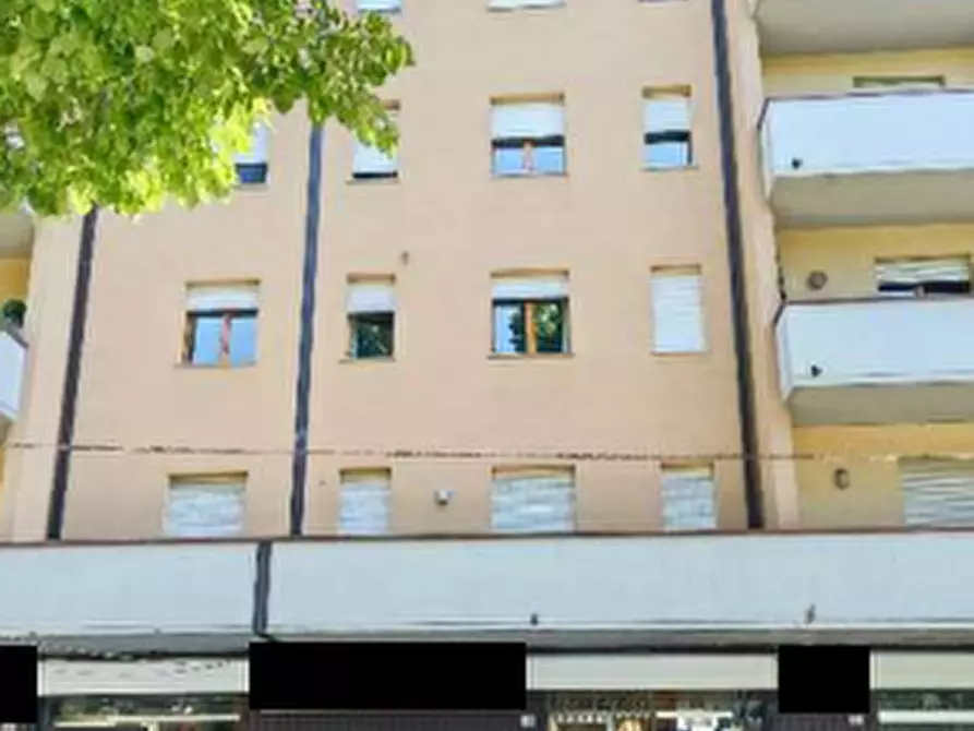 Immagine 2 di Negozio in vendita  in Via Cimabue  a Carpi