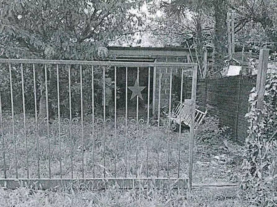 Immagine 1 di Garage in vendita  in Via Stradavecchia a Bastida Pancarana