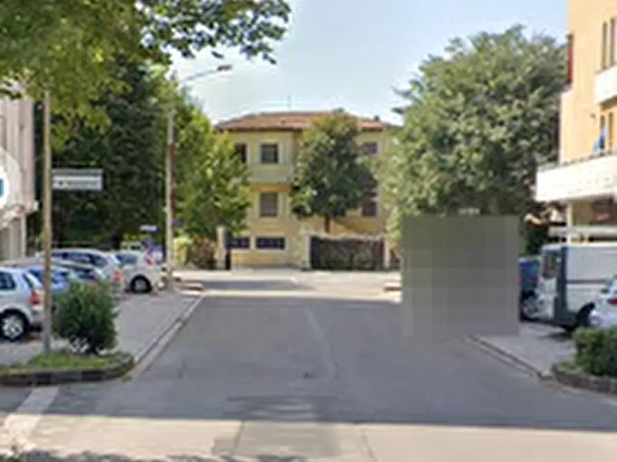 Immagine 7 di Negozio in vendita  in Via Cimabue  a Carpi