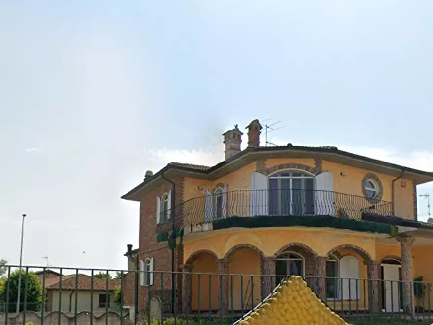 Immagine 8 di Villa in vendita  in Via Primo Ernesto Laudi a Sommo