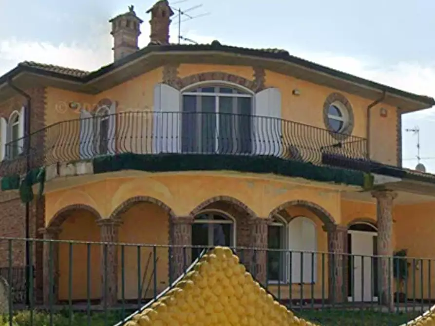 Immagine 9 di Villa in vendita  in Via Primo Ernesto Laudi a Sommo