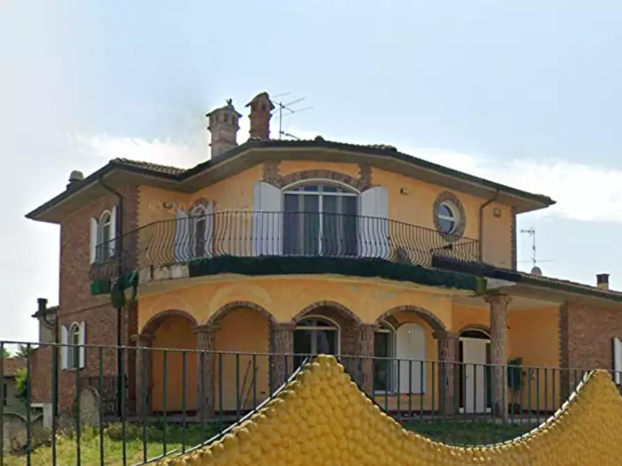 Immagine 10 di Villa in vendita  in Via Primo Ernesto Laudi a Sommo