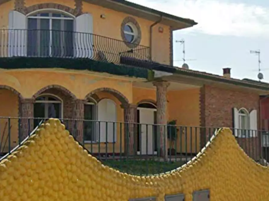 Immagine 11 di Villa in vendita  in Via Primo Ernesto Laudi a Sommo