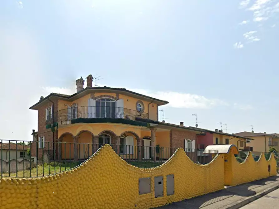 Immagine 15 di Villa in vendita  in Via Primo Ernesto Laudi a Sommo