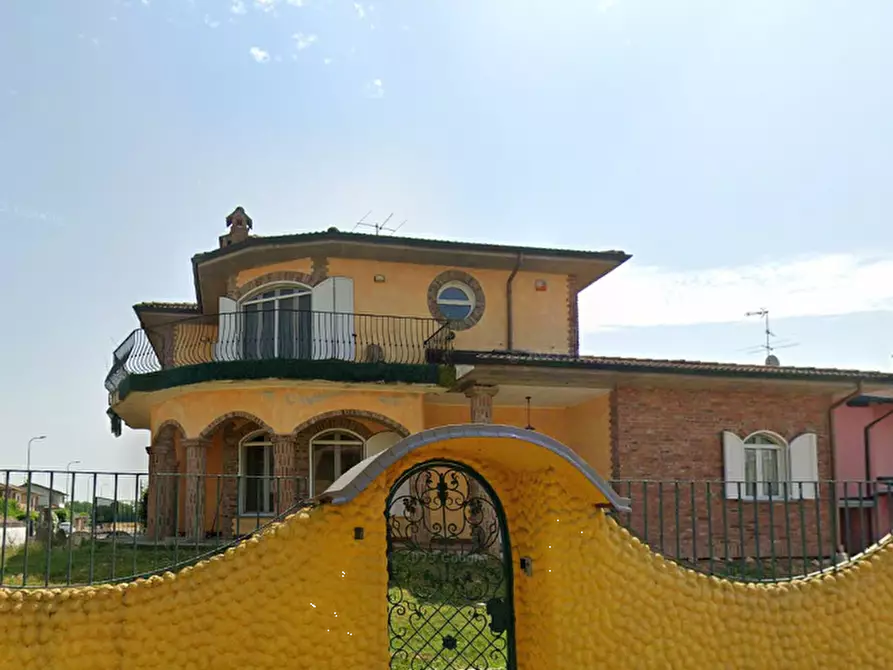 Immagine 16 di Villa in vendita  in Via Primo Ernesto Laudi a Sommo