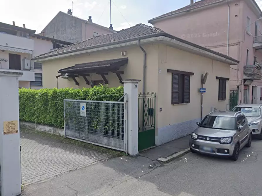 Immagine 3 di Appartamento in vendita  in Via Gaetano Donizetti a Vigevano