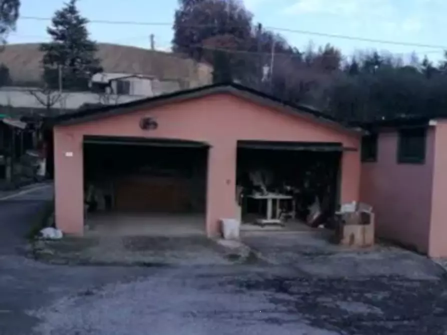 Immagine 1 di Garage in vendita  in Via Faleriense Est  a Montegiorgio