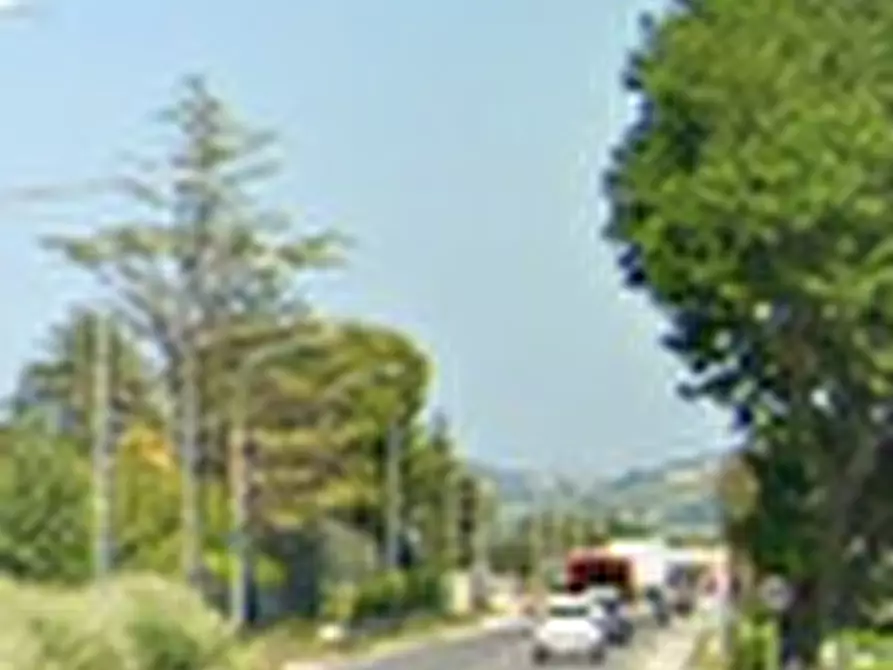 Immagine 4 di Garage in vendita  in Via Faleriense Est  a Montegiorgio