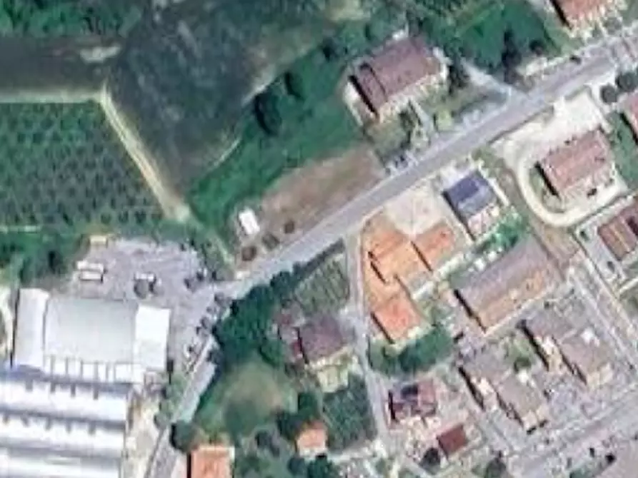 Immagine 10 di Garage in vendita  in Via Castrucciari a Montegiorgio