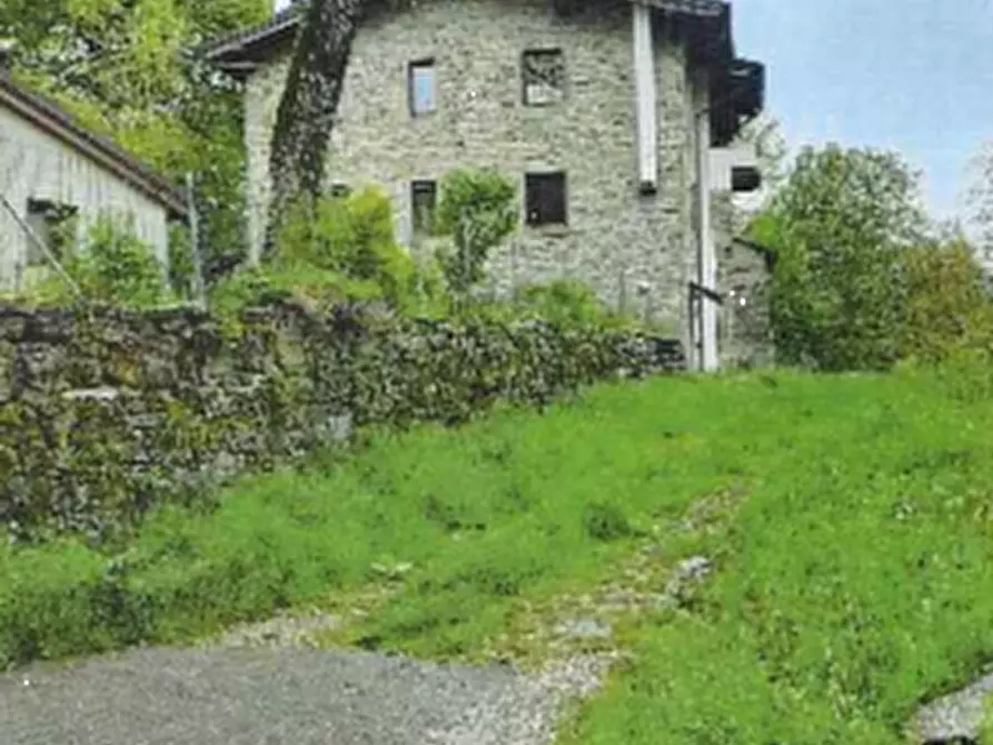 Immagine 9 di Appartamento in vendita  in Via Osteria a Pievepelago