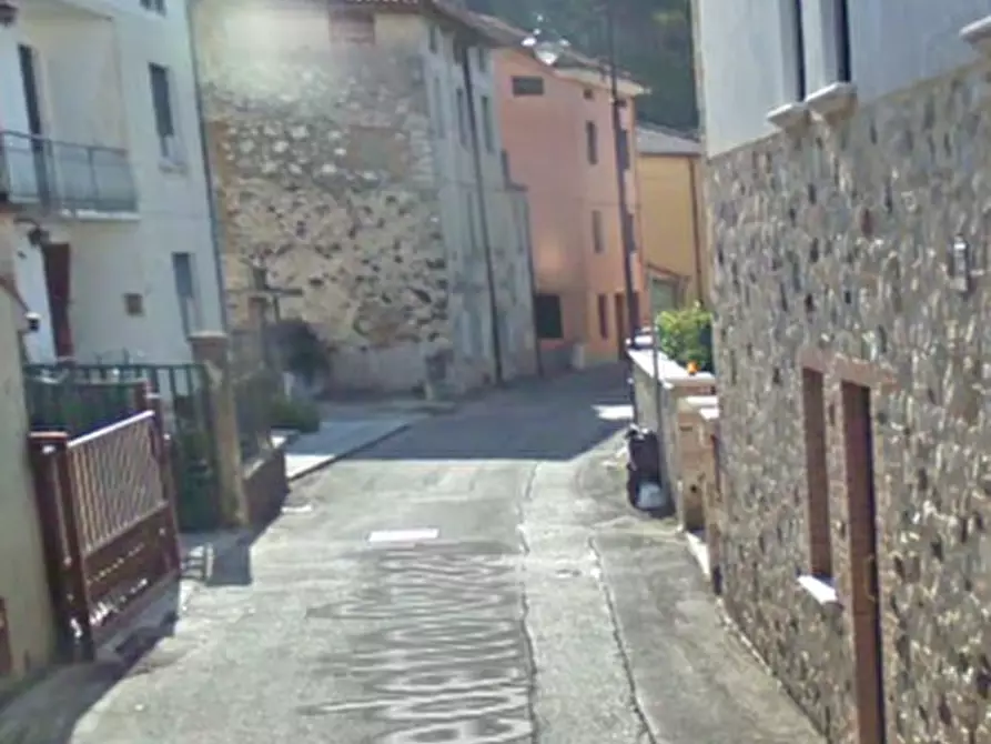 Immagine 10 di Negozio in vendita  in Via Benedetto Croce a Chiuppano