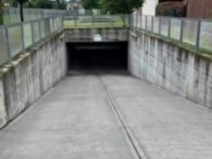Immagine 1 di Garage in vendita  in Via Pier Giorgio Frassati a Abbiategrasso