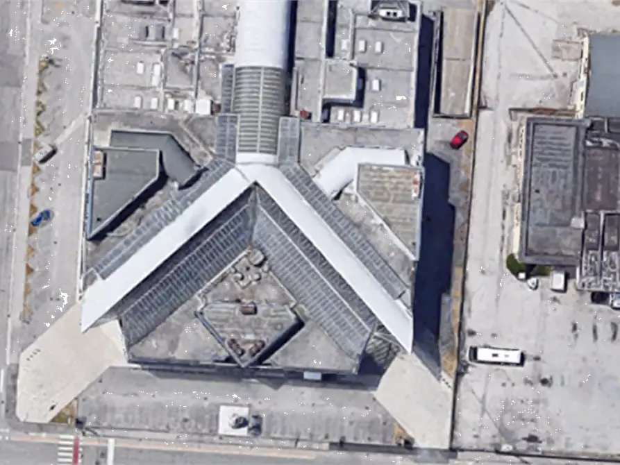 Immagine 6 di Negozio in vendita  in Viale Francesco Crispi a Vicenza