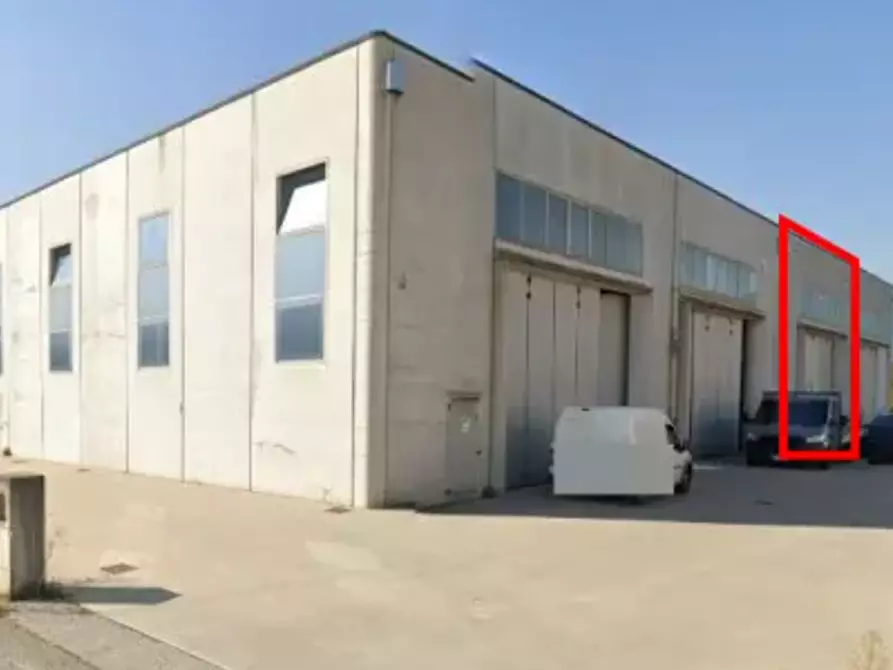 Immagine 1 di Magazzino in vendita  in Via Isaac Newton a Malo