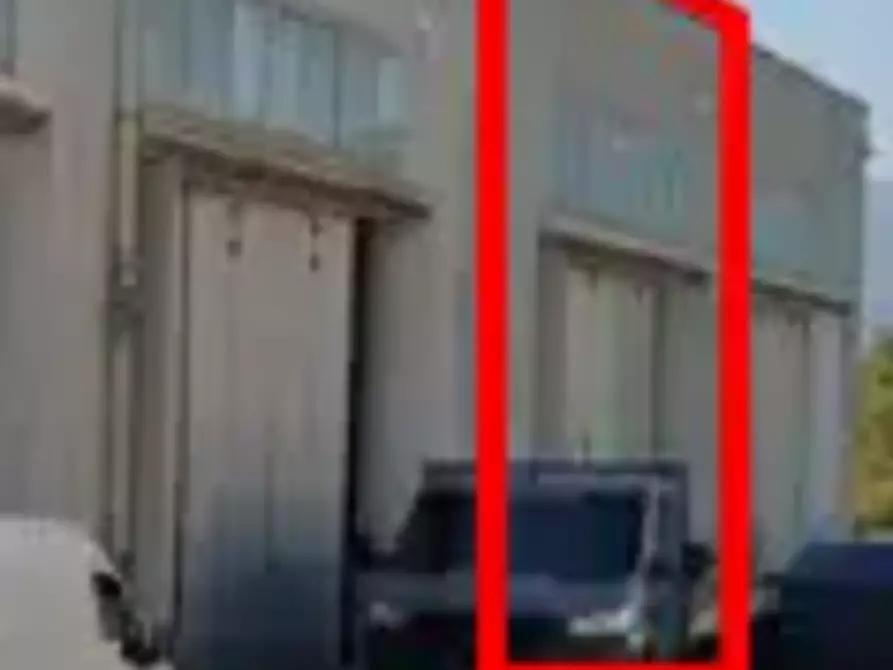 Immagine 2 di Magazzino in vendita  in Via Isaac Newton a Malo