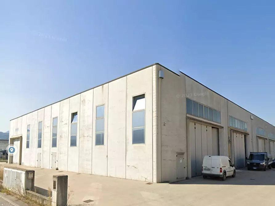 Immagine 4 di Magazzino in vendita  in Via Isaac Newton a Malo