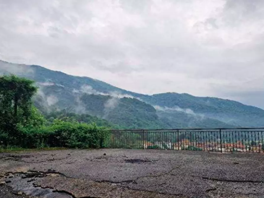 Immagine 3 di Hotel in vendita  in Via per Oneda a Valbrona