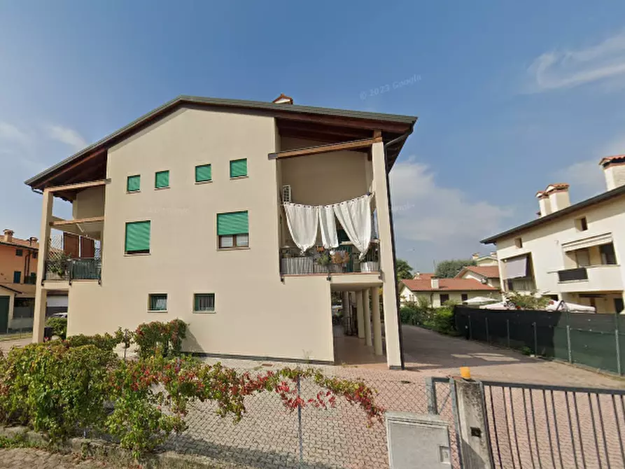 Immagine 10 di Appartamento in vendita  in Via Generale Dalla Chiesa a Bolzano Vicentino