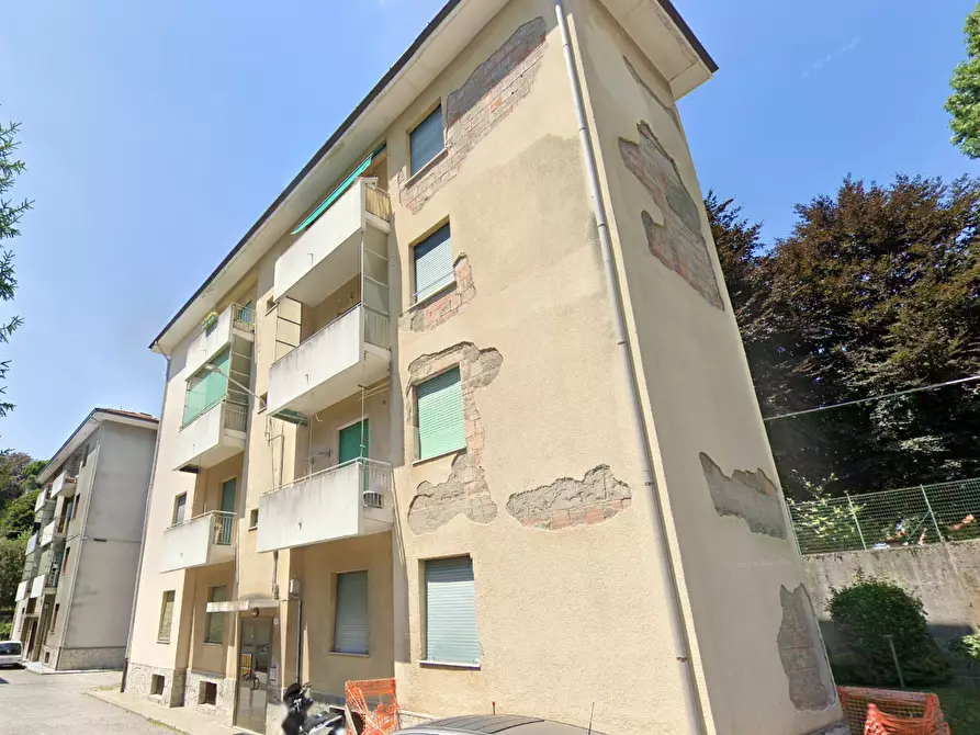 Immagine 6 di Appartamento in vendita  in Via Montessori a Como