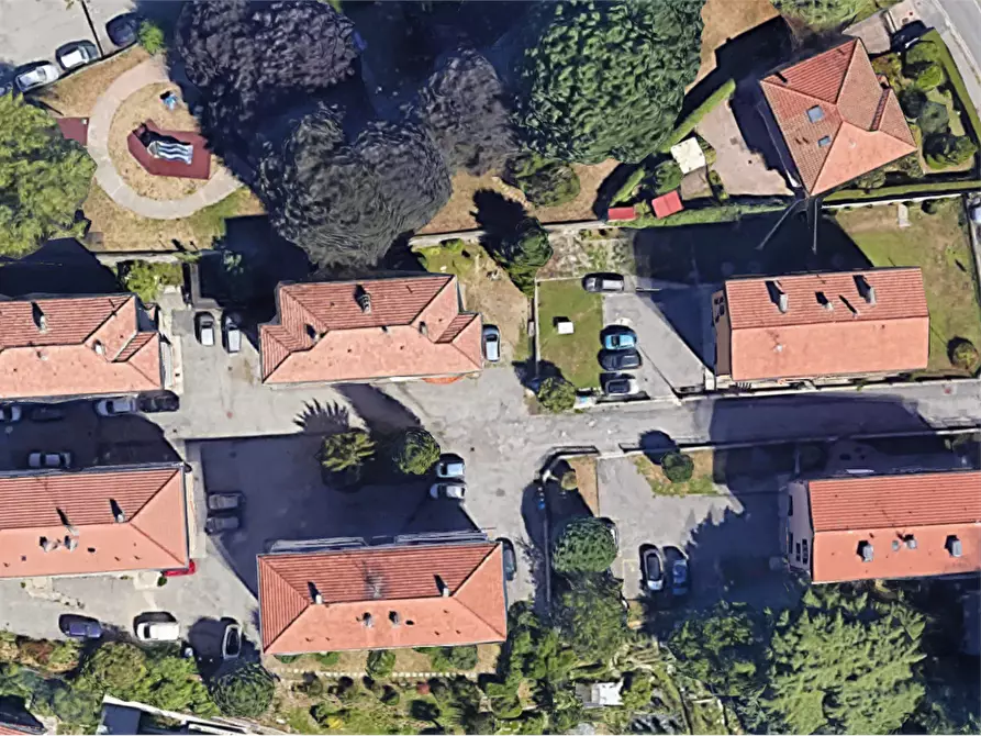 Immagine 12 di Appartamento in vendita  in Via Montessori a Como