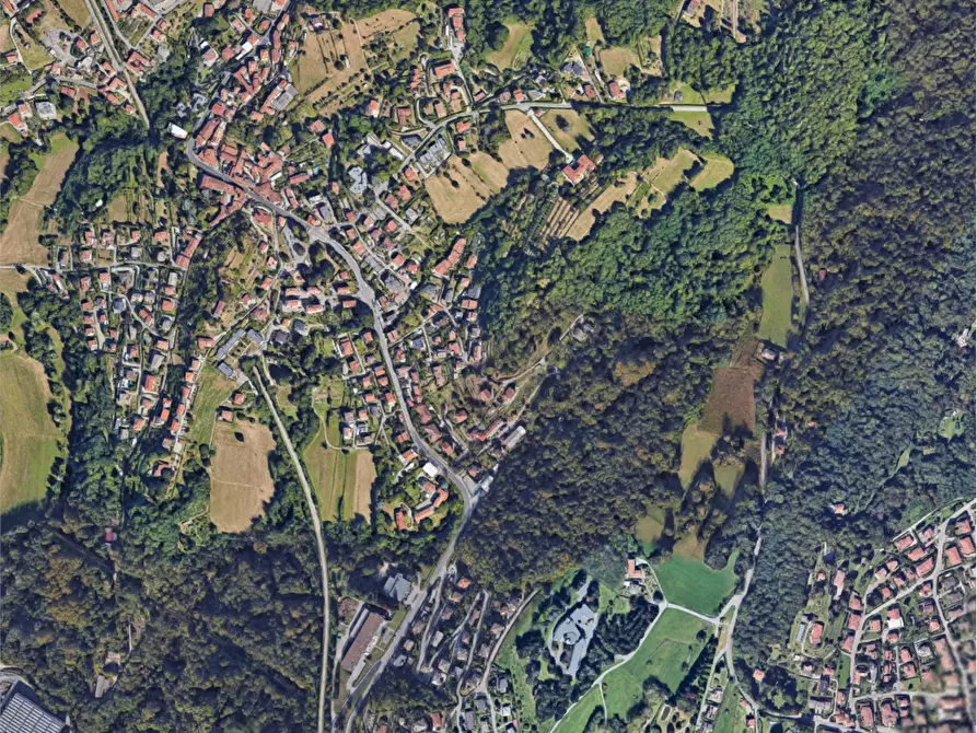 Immagine 14 di Appartamento in vendita  in Via Montessori a Como